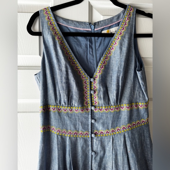 Embroidered Jemima Linen Blue Dress - Sleeveless. - Picture 3 of 5